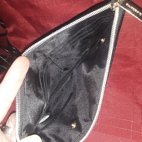 Liz Claiborne phone charging clutch - Picture 3 of 5